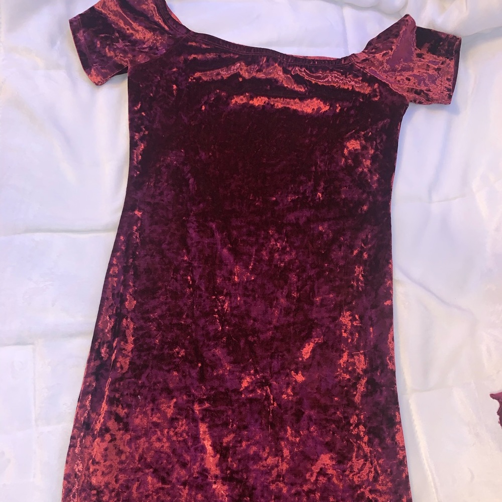 Off the shoulder Holliday velvet dress ❤️